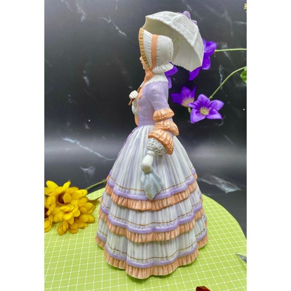 SOLD***Lenox "Springtime Promenade" Figurine, Fine porcelain - Picture 15 of 17